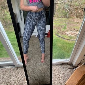 snakeskin pattern under armour leggings